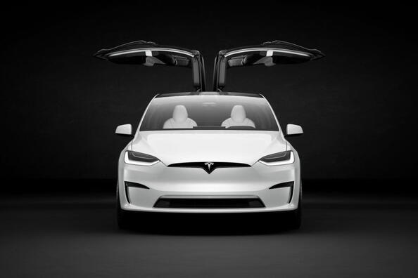Test Tesla Model X: prenova prve generacije