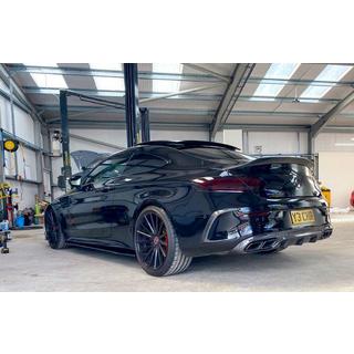 Zadnji difuzor z zaključki Black (za Coupe dizajn AMG63) fotografija 1