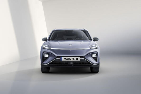 Test električnega avtomobila MG Marvel R