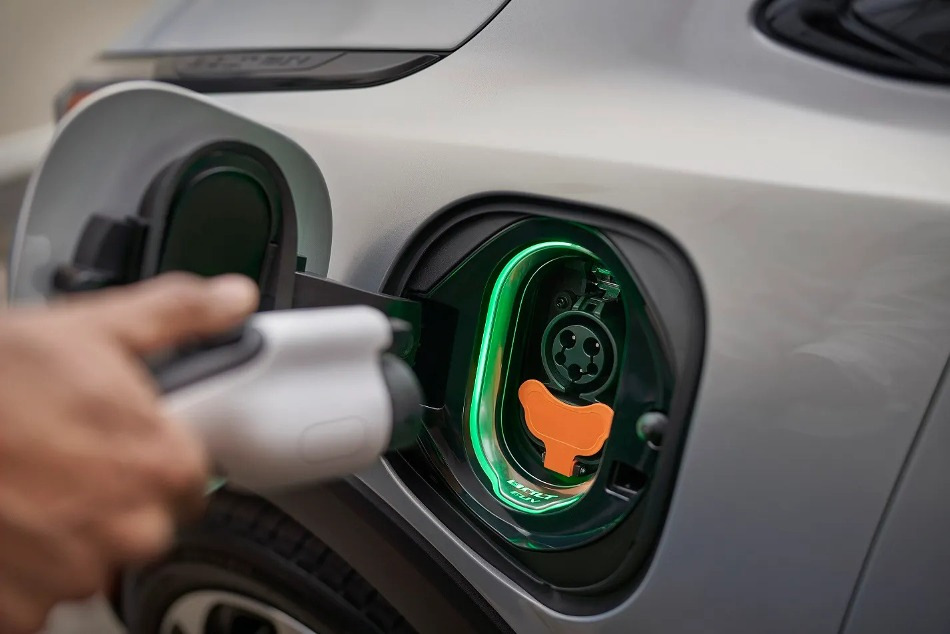 Od česa je odvisna hitrost polnjenja električnega avtomobila?