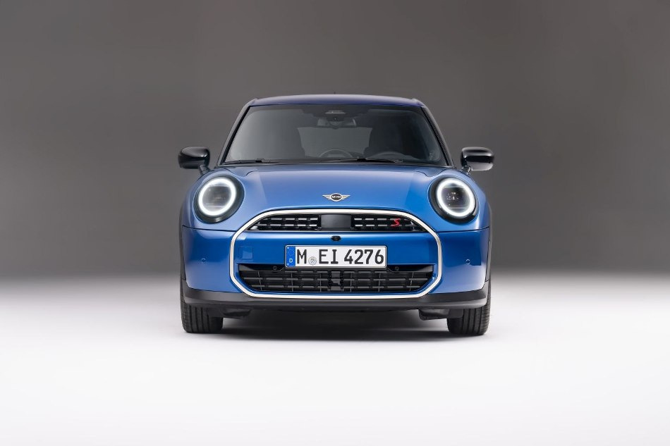 Pregled petvratnega Mini Cooper 2024