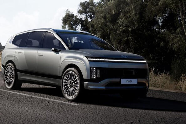 Hyundai IONIQ 9: pregled petmetrskega električnega križanca