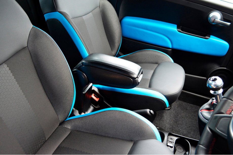 Fiat 500/500L 2013–2022 Naslon za roko (v držalo za pijačo) Image