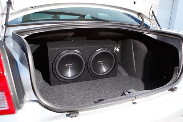 Kako izbrati dober avtosubwoofer: nasveti za ljubitelje glasbe