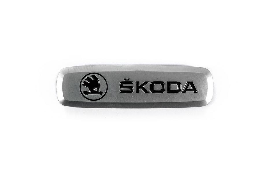 Skoda Aluminijasta značka za avtomobilske preproge (1 kos) Fotografija 2