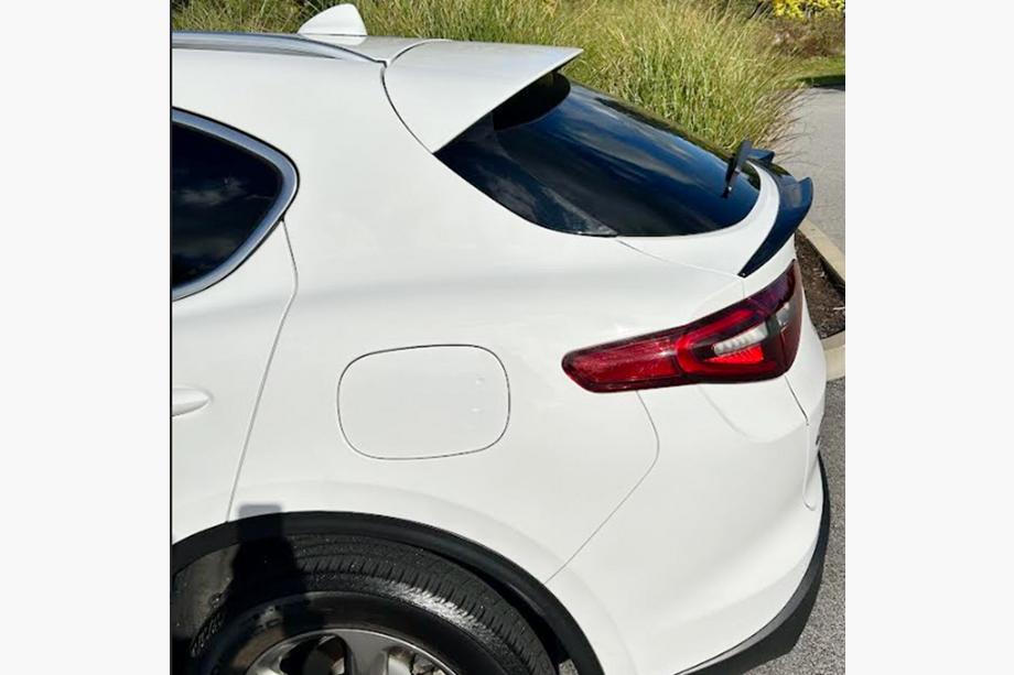Alfa Romeo Stelvio 2016– Spodnji spojler V2 (2017-2023, suhi karbon) Image