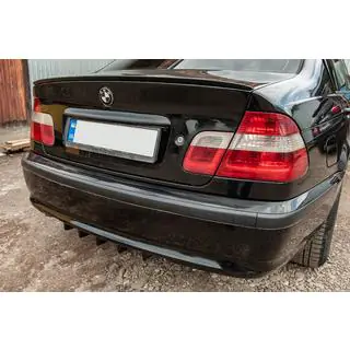 Univerzalni zadnji difuzor tip E (črn sijaj, ABS plastika) fotografija 1