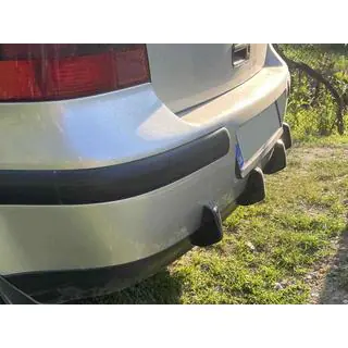 Univerzalni zadnji difuzor tip D (4 kosi, sijajno črna, ABS plastika) fotografija 2