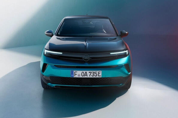 Opel Mokka Electric 2024: pregled kompaktnega električnega križanca