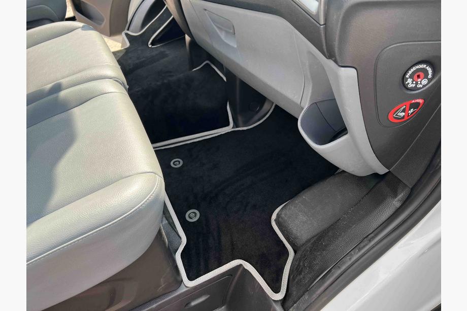 Ford Custom 2013–2022 Premium tekstilni tepihi (spredaj, črni) Image