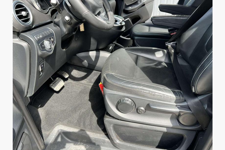 Mercedes Vito/V-razred W447 2014– Premium tekstilni tepihi za V-class, ExtraLong, 2 stranska (Samo osebni prevzem, kompletna notranjost, črna) Image