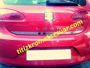Seat Leon 2005–2012 Nerjaveča zaščitna letvica roba prtljažnika fotografija 2