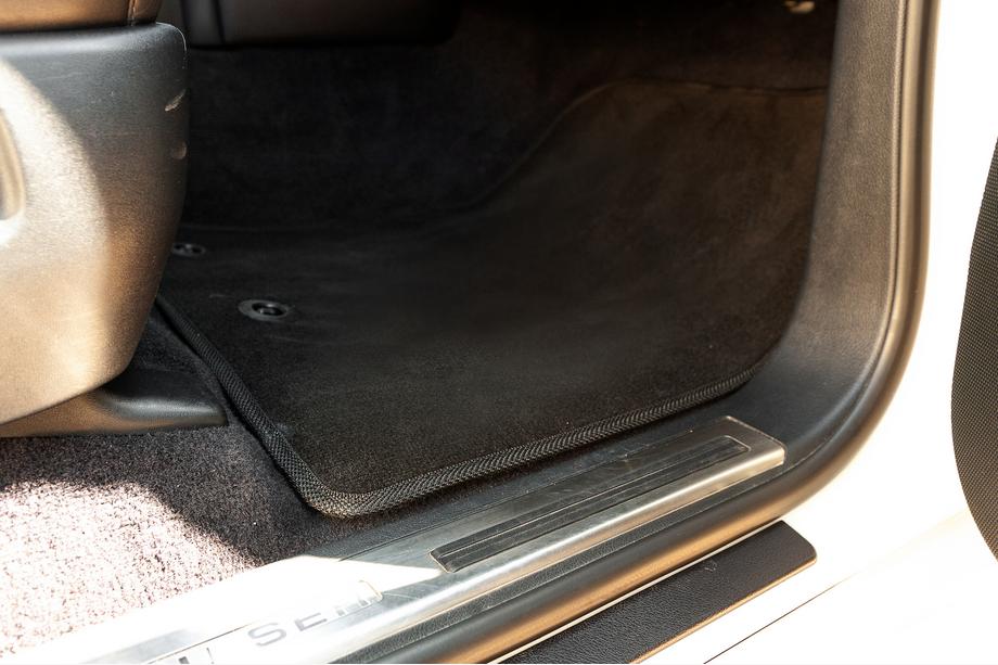 Toyota Land Cruiser 200 2007–2021 Premium tekstilne preproge V-2 (2012-2021, črna) Fotografija 10