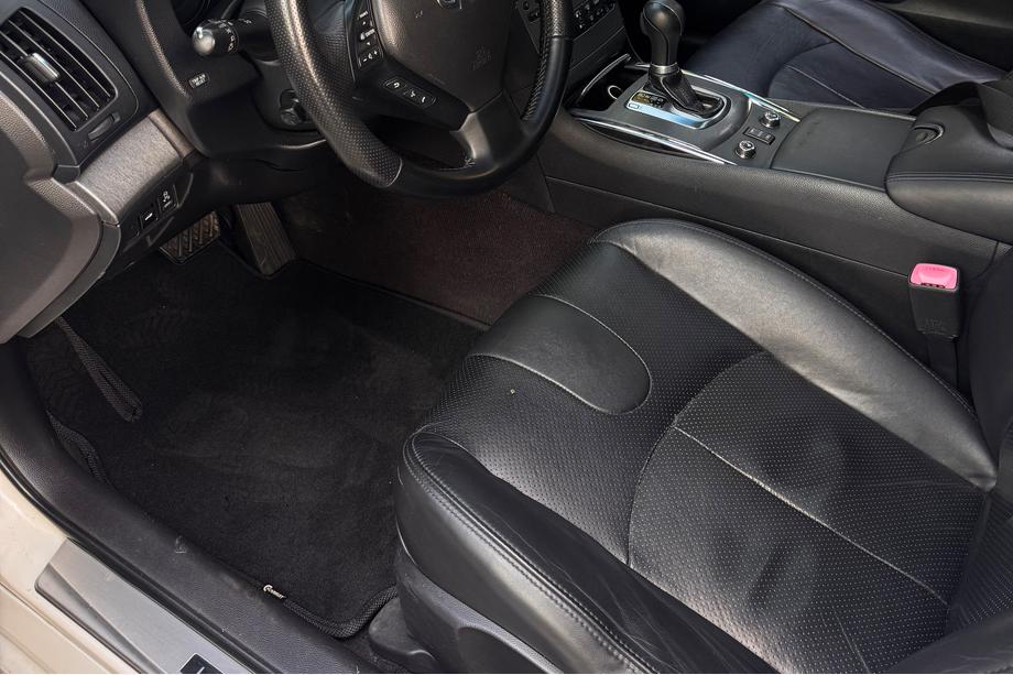 Infiniti G25/G35/37 (V36/CV36) 2006–2015 Premium tekstilni avtomobilski tepihi (G37 X, SD, Črni) Image