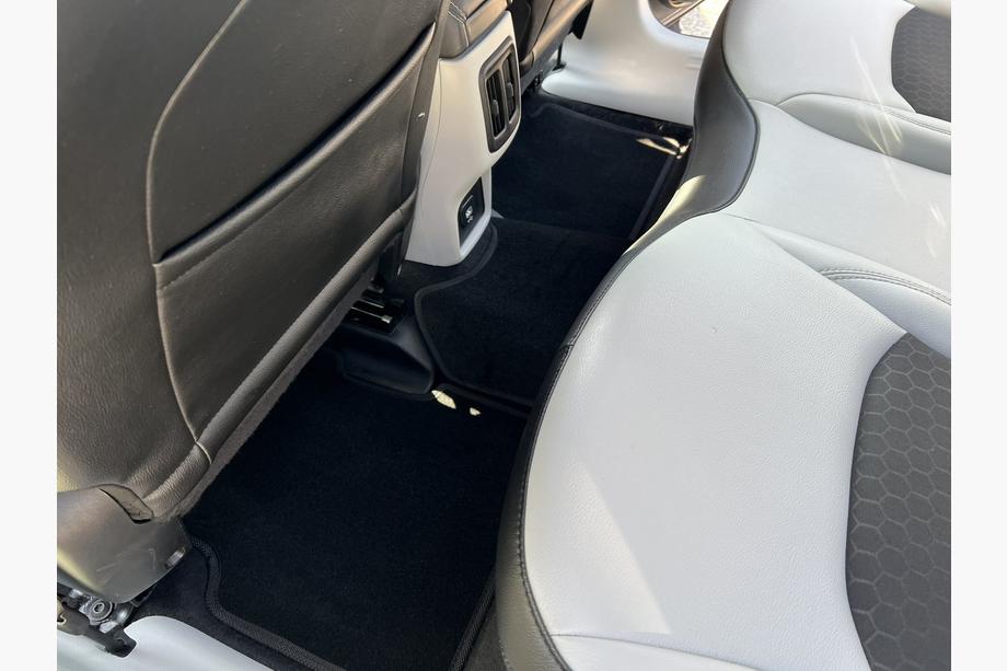 Tesla Model Y 2020– Premium tekstilne preproge (2020-2024, črne) Fotografija 7