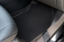 Toyota Rav 4 2019–2025 Premium tekstilni tepihi za avto (Črni) fotografija 6