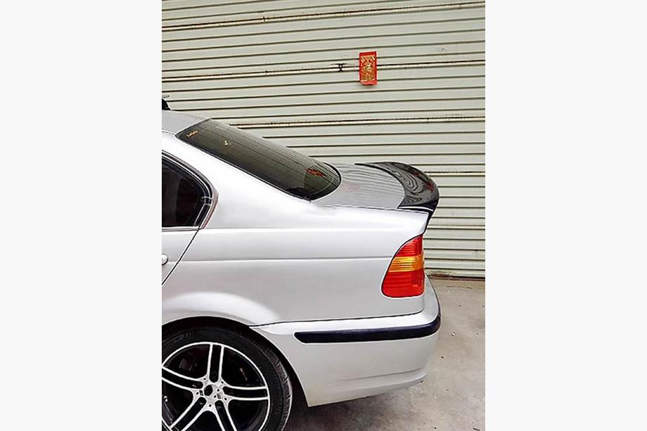 BMW serija 3 E46 1998–2006 CSL-style spojler (za SD, karbon) Fotografija 3