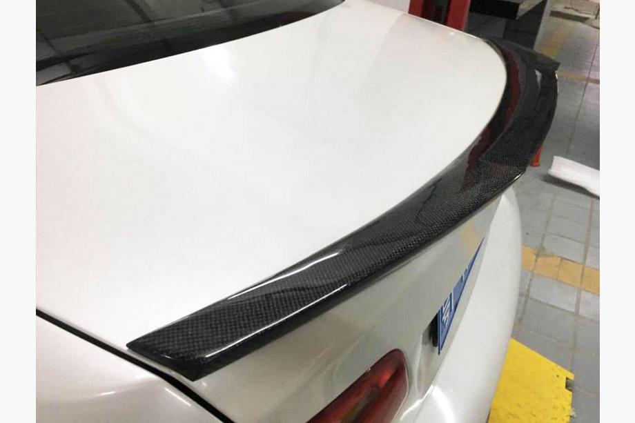 BMW serija 3 E92/E93 2006–2013 Spojler M4-Style V2 (za E92, karbon) Fotografija 3