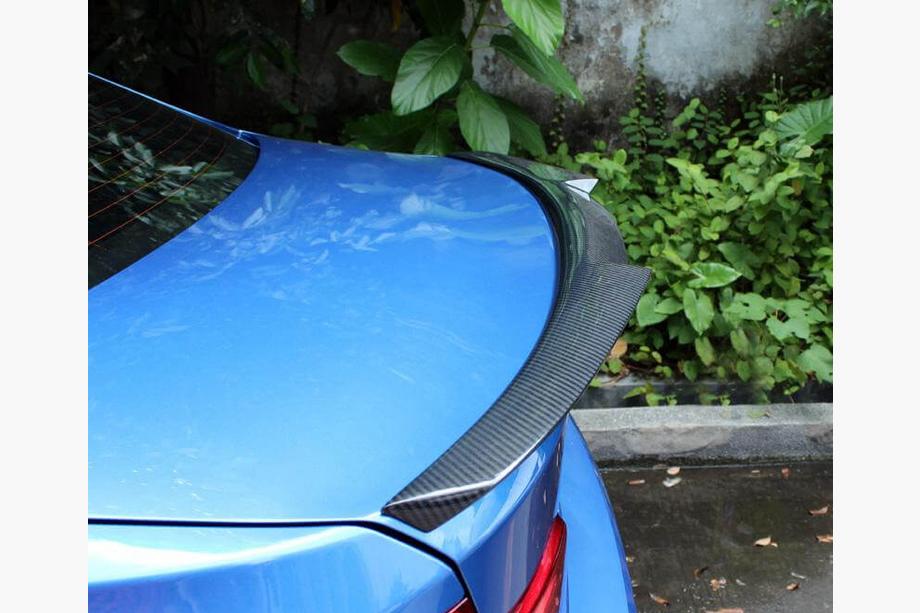 BMW serija 3 F30/F31 2012–2019 Spojler M4-Style V2 (za F30/F80, karbon) Fotografija 2