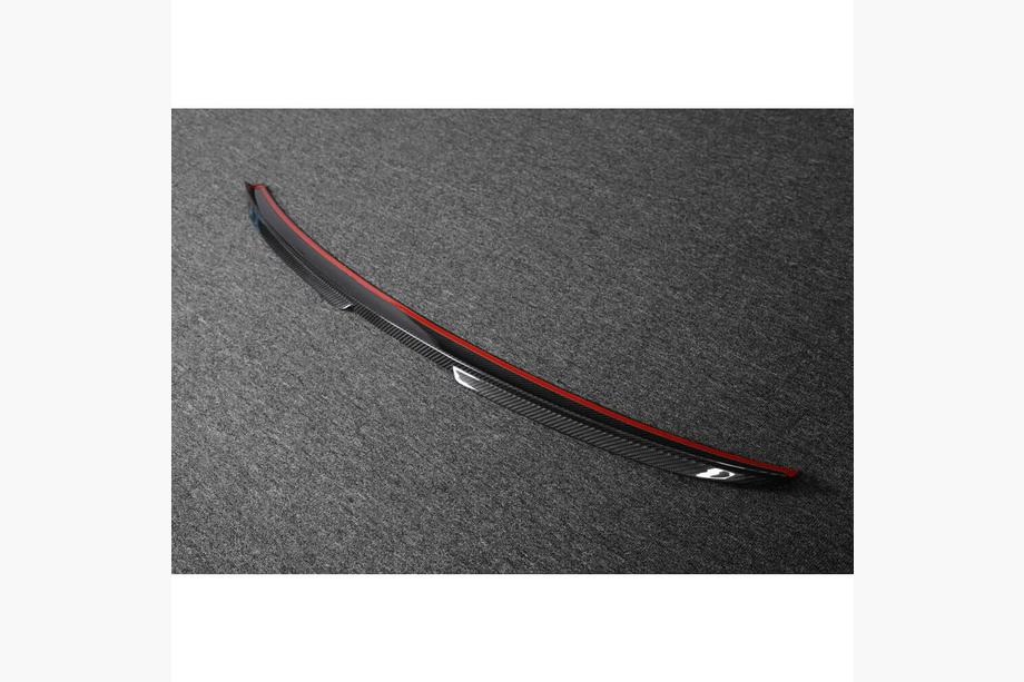 BMW 5/i5 serija G60/G60E/G61 2023– Zadnji spojler M4-Style (karbon) Fotografija 4