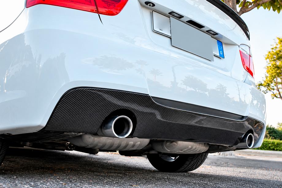 BMW serija 3 E90/E91 2005–2011 Difuzor zadnjega odbijača V3 (za E90 M-Sport, karbon) Image