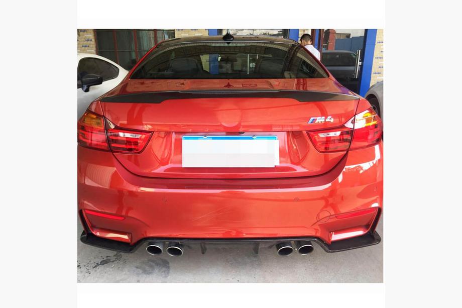 BMW serija 4 F32/F33/F36 2012–2020 Difuzor zadnjega odbijača V3 (za F82/F83, karbon) Fotografija 3