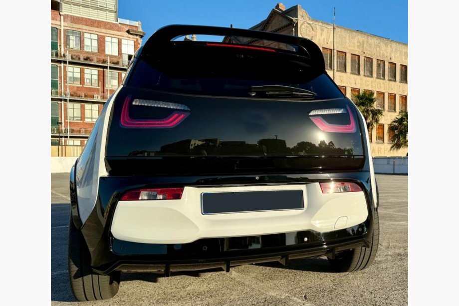 BMW I3 2013–2022 Difuzor zadnjega odbijača FRP Fotografija 1
