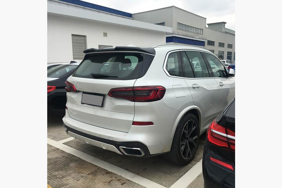 BMW X5 G05 2019–2026 Spojler zadnjega stekla V2 (črni sijaj) Image