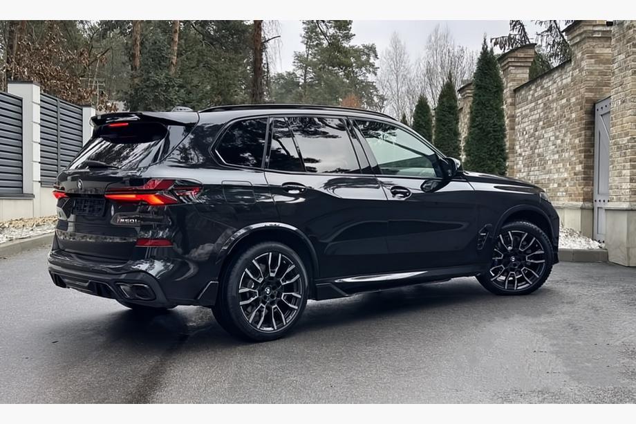 BMW X5 G05 2019–2026 Pragovne obloge V3 (Sijaj črna) Fotografija 2