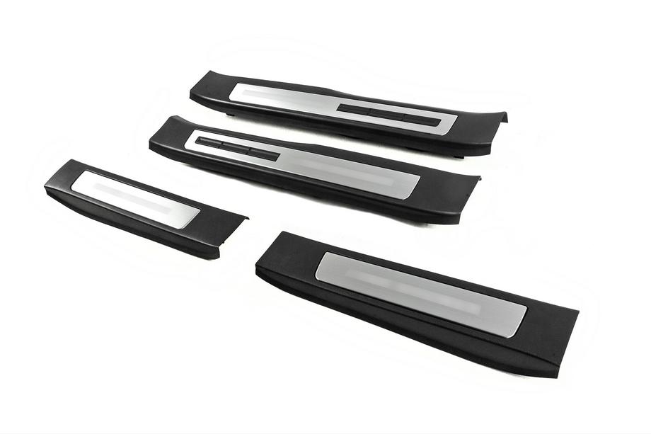 Toyota Land Cruiser 300 2021– Osvetljene obloge pragov (4 kos) Image