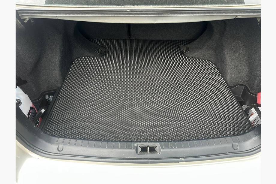 Toyota Avensis 2003–2009 Preproga za prtljažnik (SD, črna) Image
