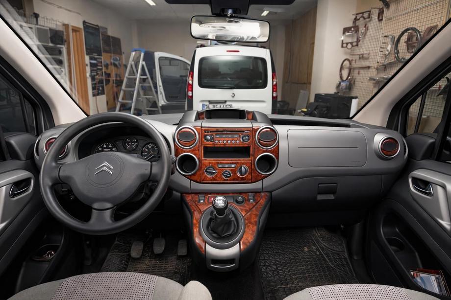 Peugeot Partner Tepee 2008–2018 Tuning notranjosti (barve na voljo) Image