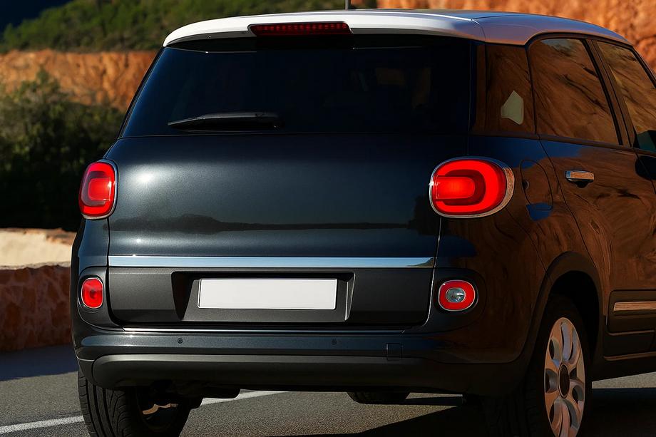 Fiat 500/500L 2013–2022 Zaščitna letev roba prtljažnika (nerjaveče jeklo) Image