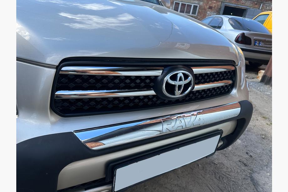 Toyota Rav 4 2006–2013 Kromirane obloge za masko 2006-2010 (4 kos, nerjavno jeklo) Fotografija 1