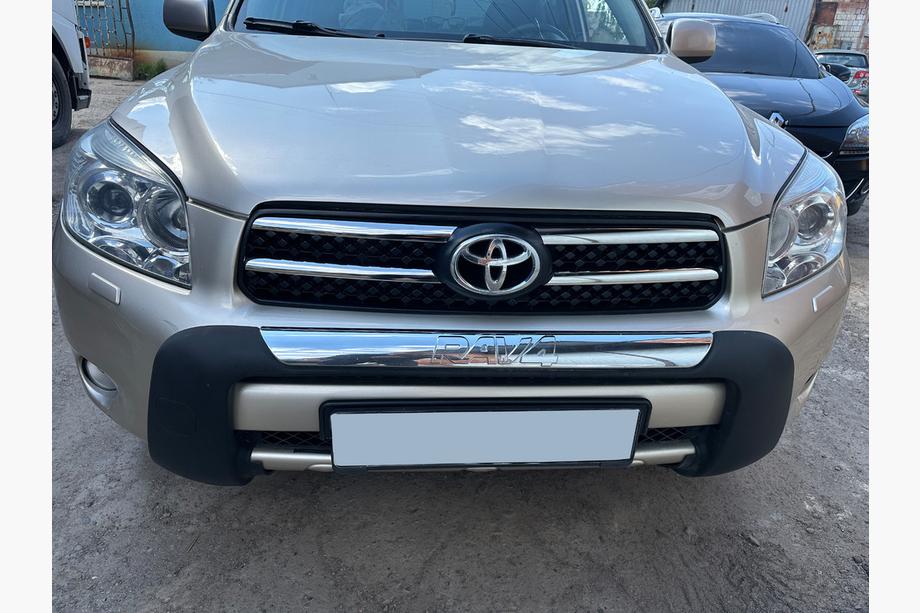 Toyota Rav 4 2006–2013 Kromirane obloge za masko 2006-2010 (4 kos, nerjavno jeklo) Fotografija 2