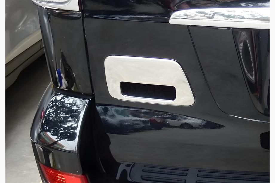 Toyota Land Cruiser Prado 120 2002–2009 Okrasna obloga ročaja prtljažnih vrat (nerjaveče jeklo) Carmos - turško nerjaveče jeklo Fotografija 5