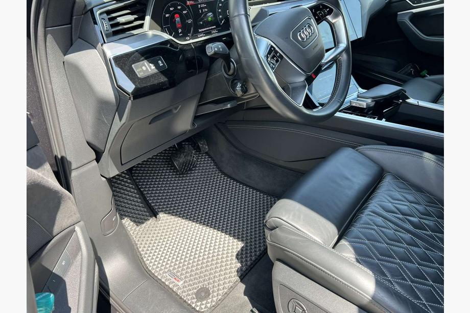 Audi e-Tron 2018–2022 EVA avtomobilski tepihi (sivi) Image