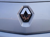 Renault Megane II 2004–2009 Sprednji emblem (128 mm x 105 mm, Turčija) fotografija 2