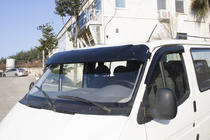 Ford Transit 1991–2000 Vizir na vetrobransko steklo (črn sijaj, 5 mm) fotografija 3