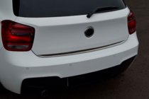 BMW serija 1 F20/F21 2011–2019 Zaščitna letev roba prtljažnika (nerjaveče jeklo) fotografija 8