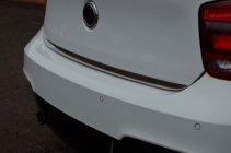 BMW serija 1 F20/F21 2011–2019 Zaščitna letev roba prtljažnika (nerjaveče jeklo) fotografija 7