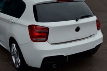 BMW serija 1 F20/F21 2011–2019 Zaščitna letev roba prtljažnika (nerjaveče jeklo) fotografija 1