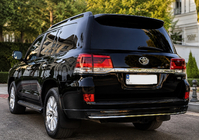 Toyota Land Cruiser 200 2007–2021 Zadnja obloga difuzorja s kromom 2016-2021 (Executive 2019/2021) Bela barva fotografija 3