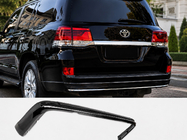 Toyota Land Cruiser 200 2007–2021 Zadnja obloga difuzorja s kromom 2016-2021 (Executive 2019/2021) Bela barva fotografija 1