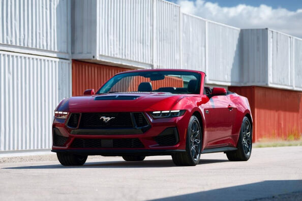 Pregled Ford Mustang Convertible sedme generacije