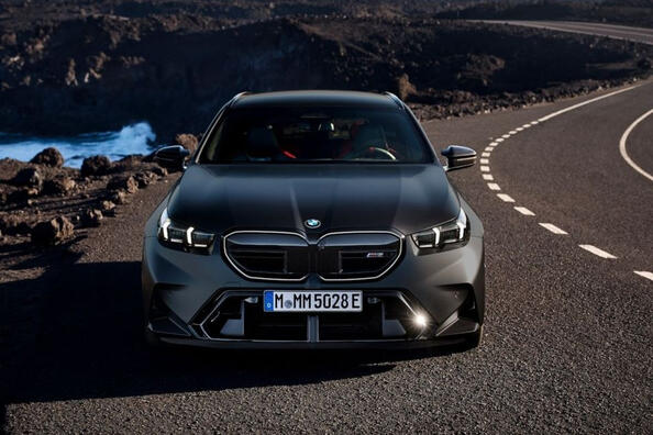 Pregled BMW M5 Touring 2024: športni karavan