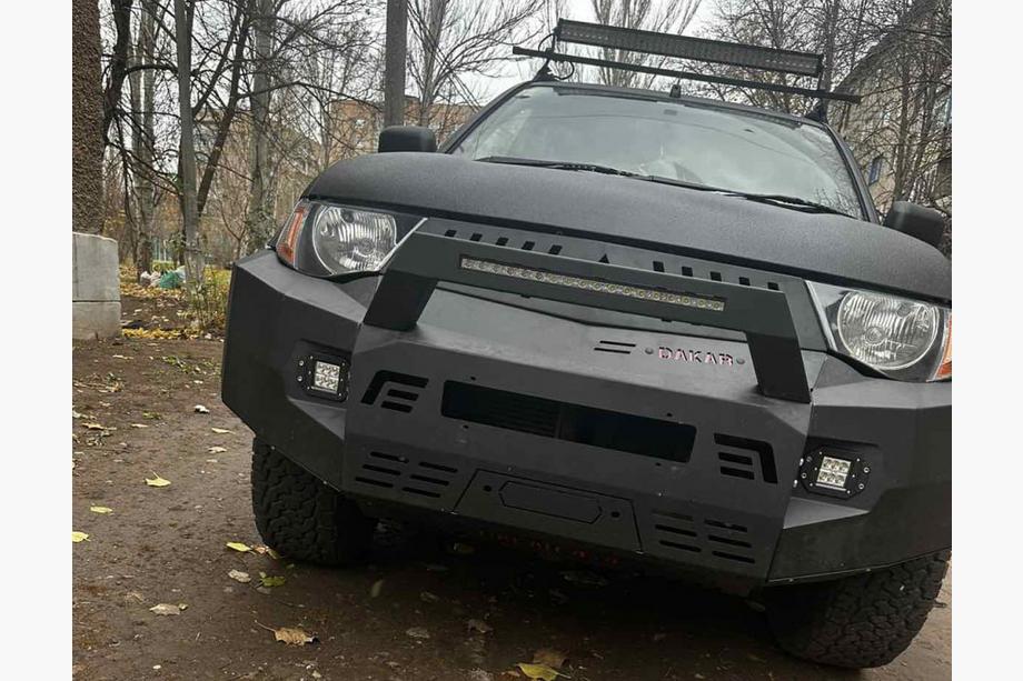 Mitsubishi L200 2006–2015 Sprednji odbijač Dakar (2006-2010) Image