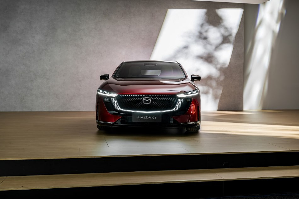 Pregled novega električnega avtomobila Mazda 6e
