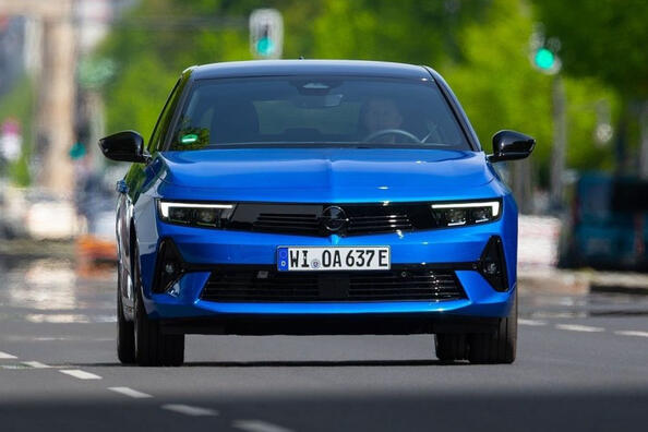 Opel Astra L Electric 2023: pregled električnega avtomobila