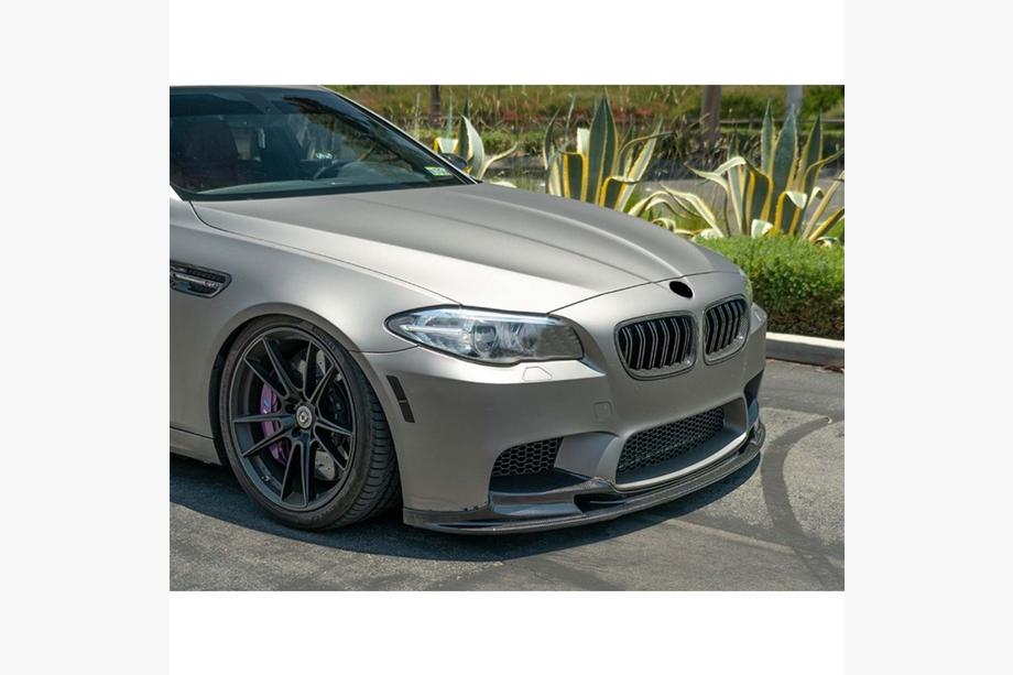 BMW serija 5 F10/F11 2010–2016 Sprednji lip DPT V2 (za M5, črna visok sijaj) Image